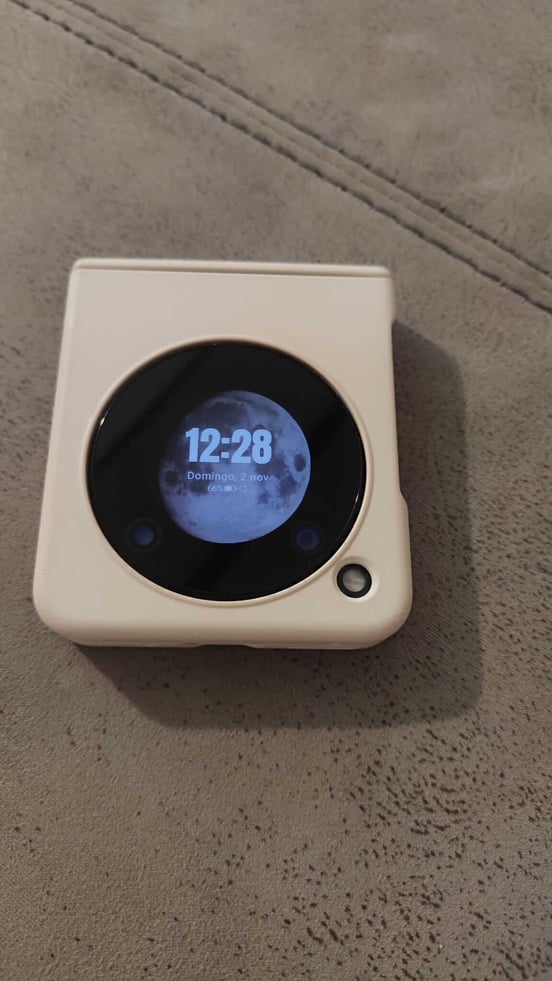ZTE Nubia Flip 5G: No vas a encontrar un plegable con mejor relación